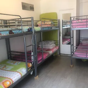 https://dhl-hostel.fr-paris.fr